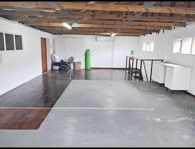 205M² WORKSHOP RENTED IN NEWTON PARK